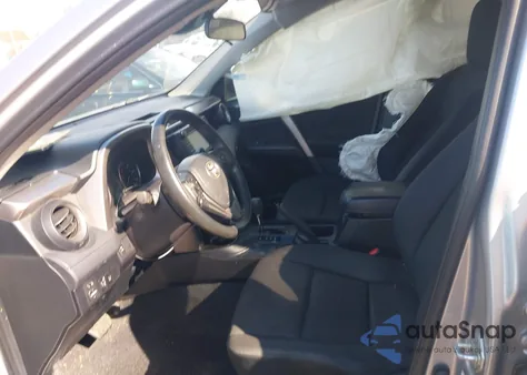 2018 Toyota Rav4 Le z USA, uszkodzony, nr VIN JTMBFREV6JJ242996